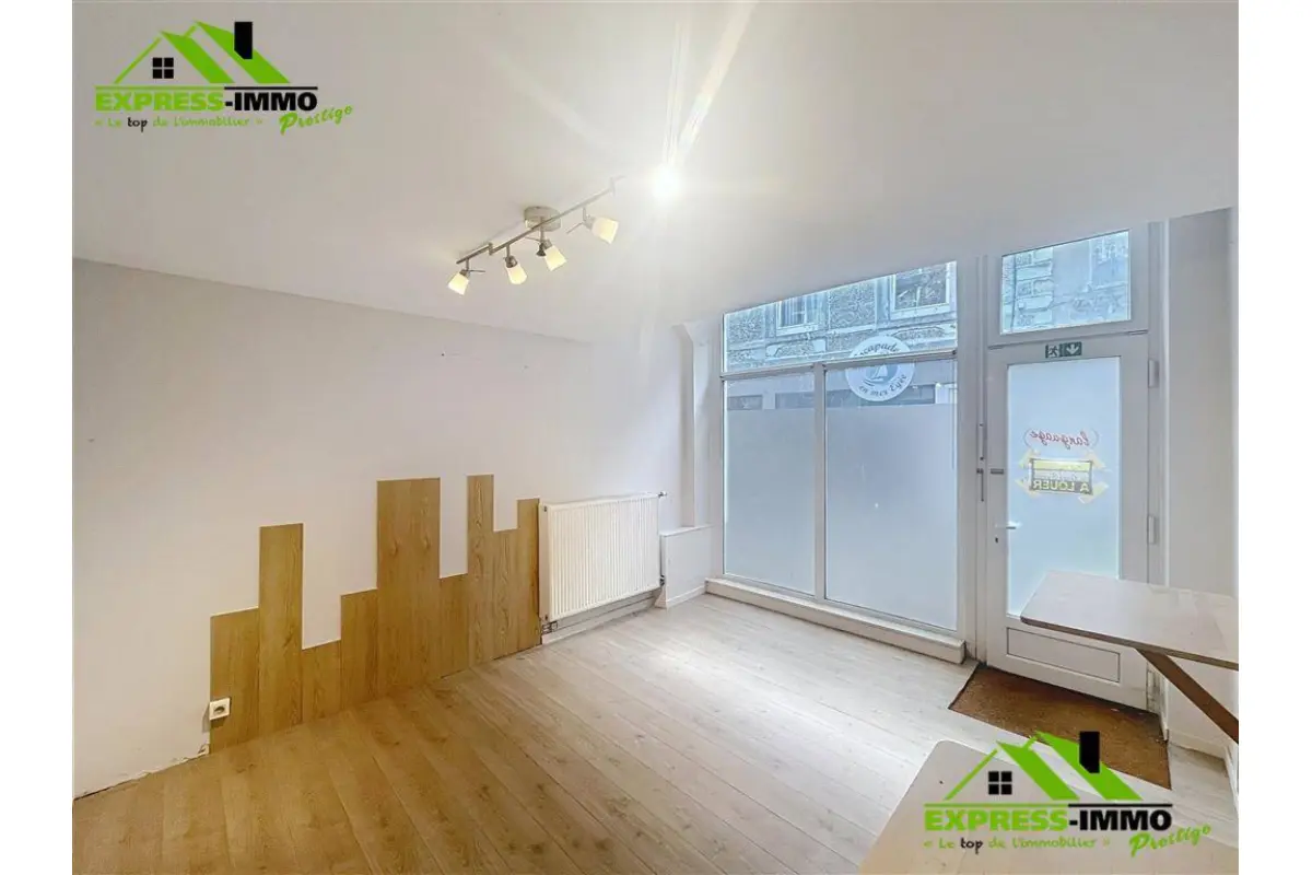 Commerce à louer à Gembloux 5030 400.00€  chambres 20.00m² - annonce 535486