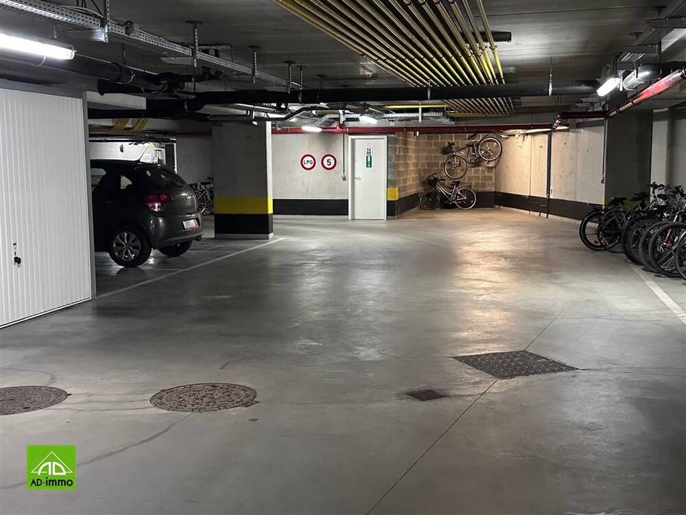 Parking à à Jambes 5100 100.00€ chambres m² - annonce 543154
