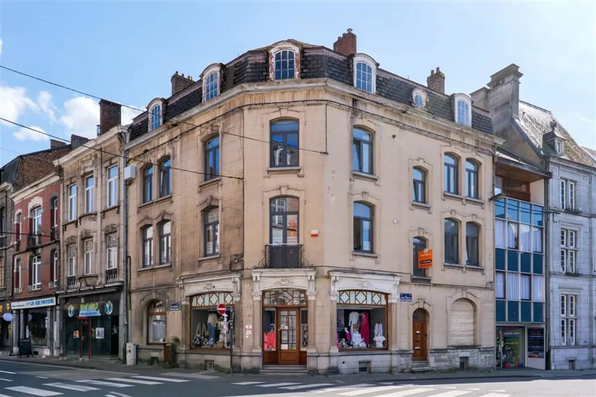 Immeuble de rapport - Immeuble à appartement à vendre à Dinant 5500 335000.00€ 4 chambres 450.00m² - annonce 545021