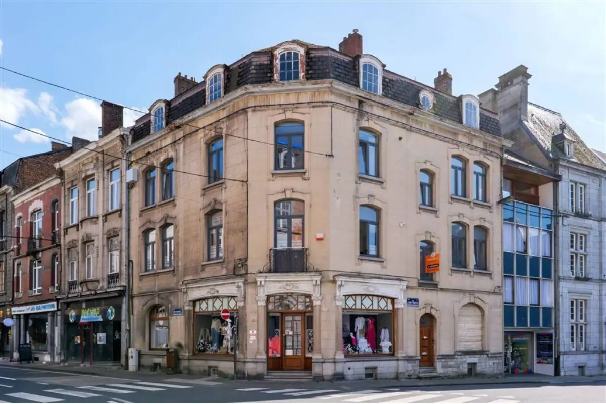 Immeuble de rapport - Immeuble à appartement à vendre à Dinant 5500 335000.00€ 4 chambres 450.00m² - annonce 545021