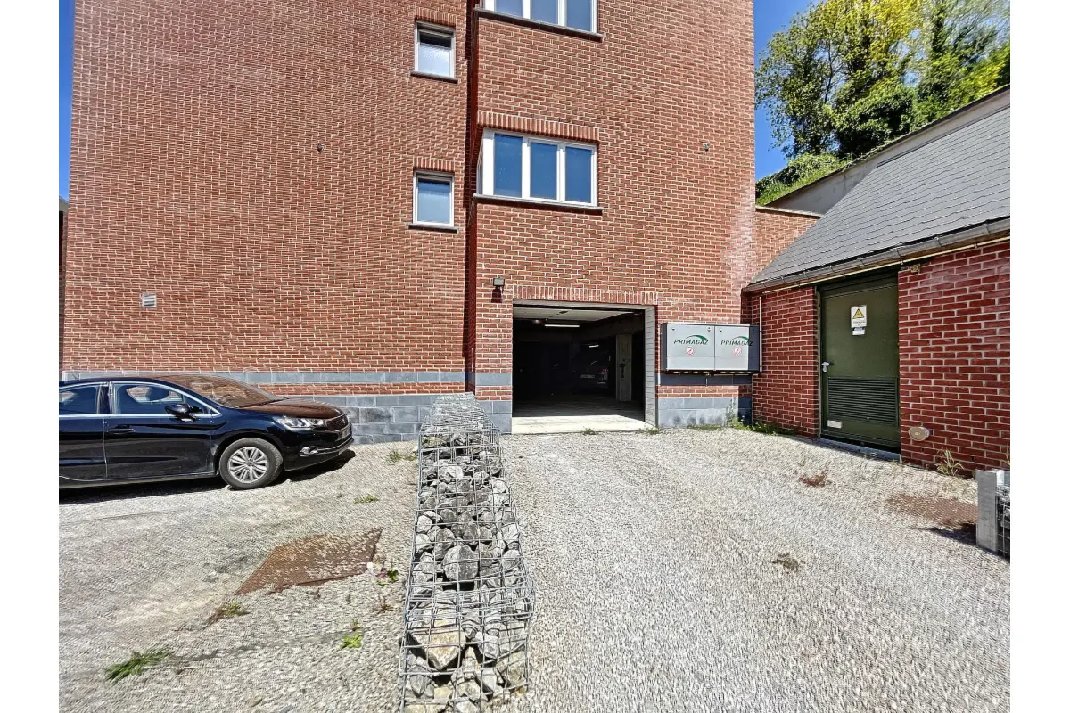 Parking / garage à louer à Yvoir 5530 50.00€  chambres m² - annonce 551800