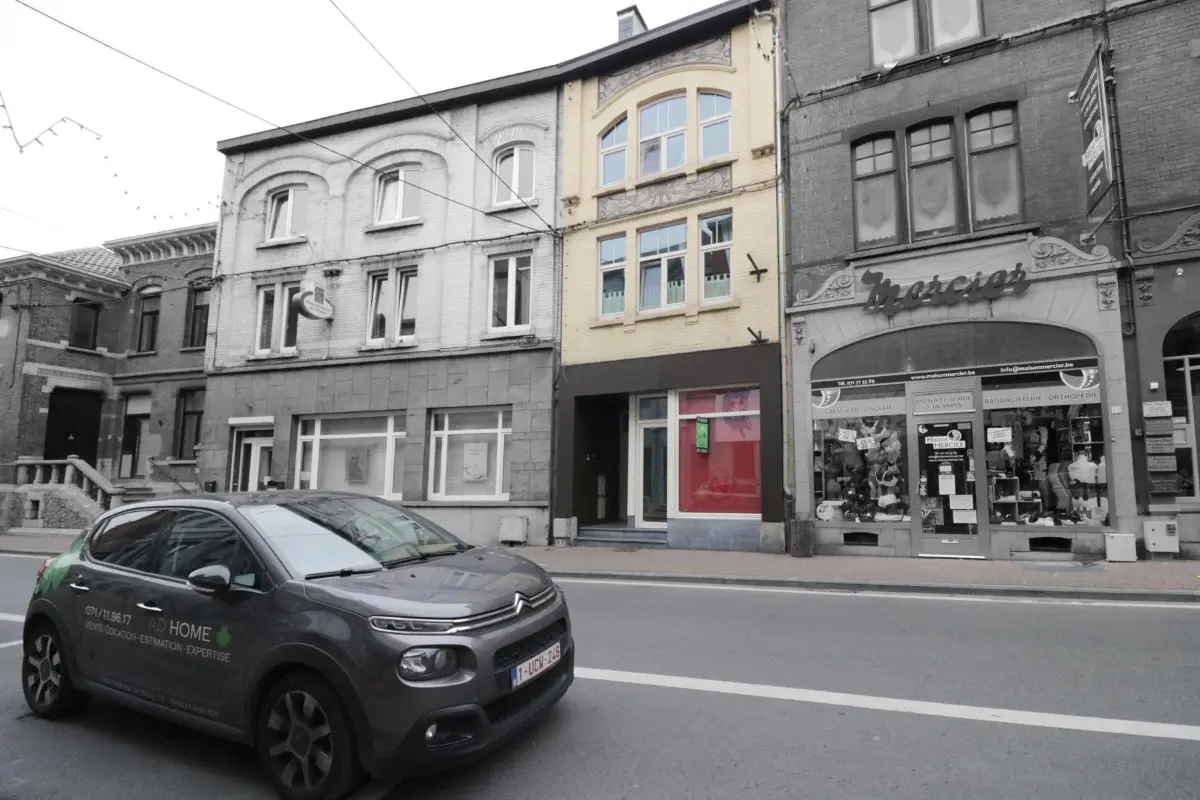 Commerce à  à Sambreville 5060 650.00€  chambres 80.00m² - annonce 554101