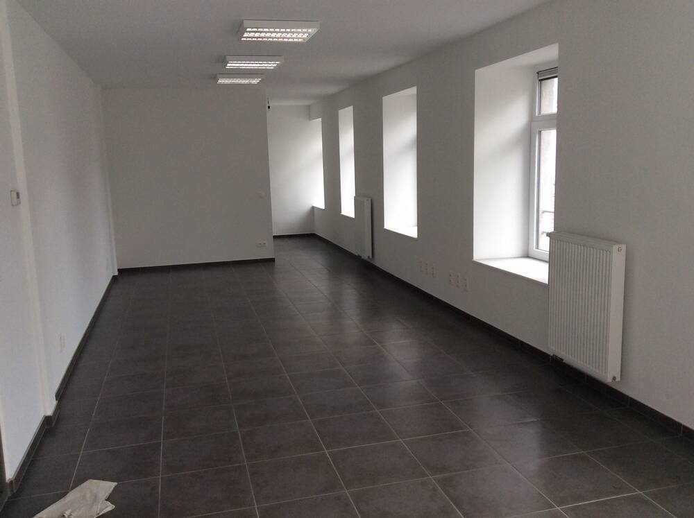 Commerce à louer à Rochefort 5580 800.00€ 0 chambres m² - annonce 561746