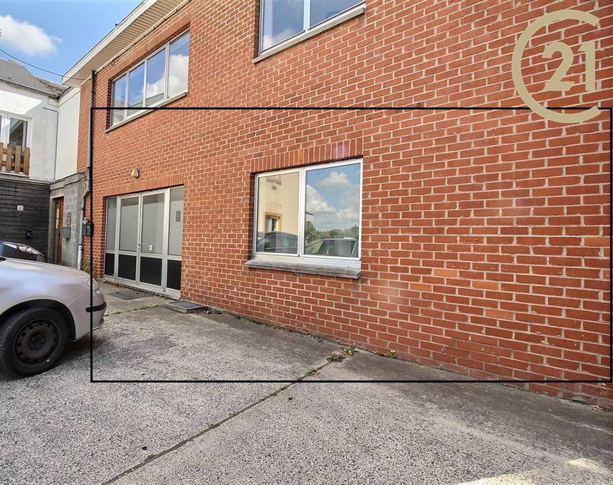 Commerce à louer à Jambes 5100 500.00€ chambres 50.00m² - annonce 561668