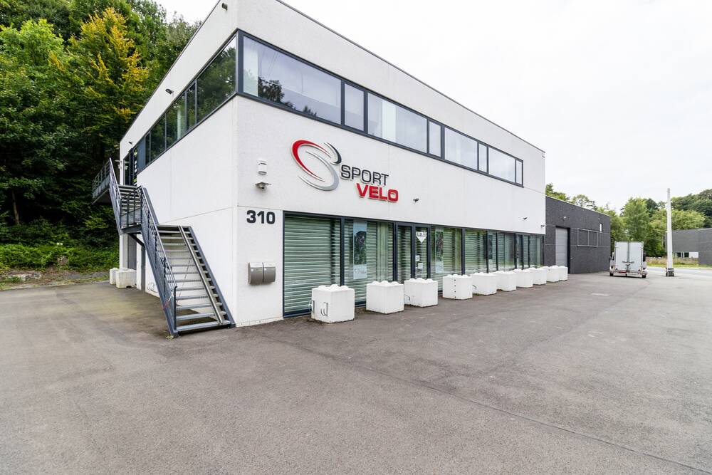 Commerce à louer à Saint-Marc 5003 5000.00€ chambres 660.00m² - annonce 562579