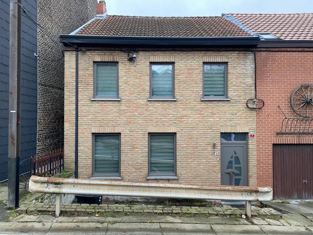 Maison à vendre à Ham-sur-Sambre 5190 130000.00€ 3 chambres m² - annonce 564483