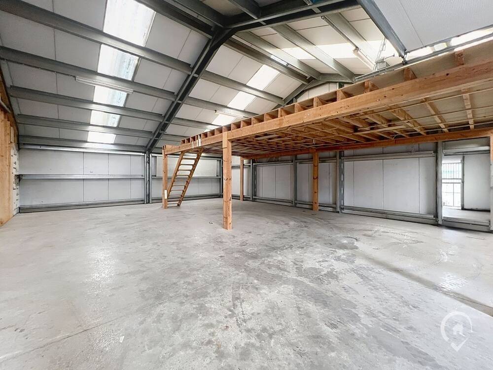 Commerce à louer à Dinant 5500 600.00€ chambres m² - annonce 568611
