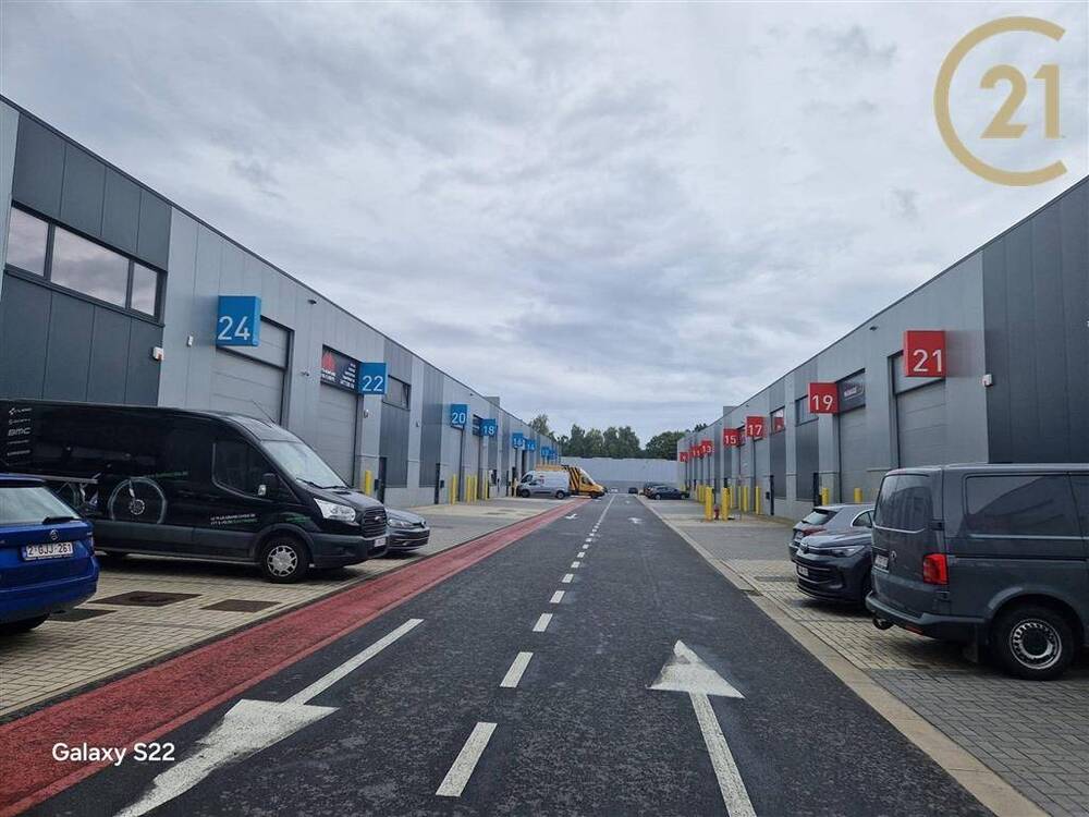 Commerce à louer à Floreffe 5150 1350.00€ chambres m² - annonce 570773