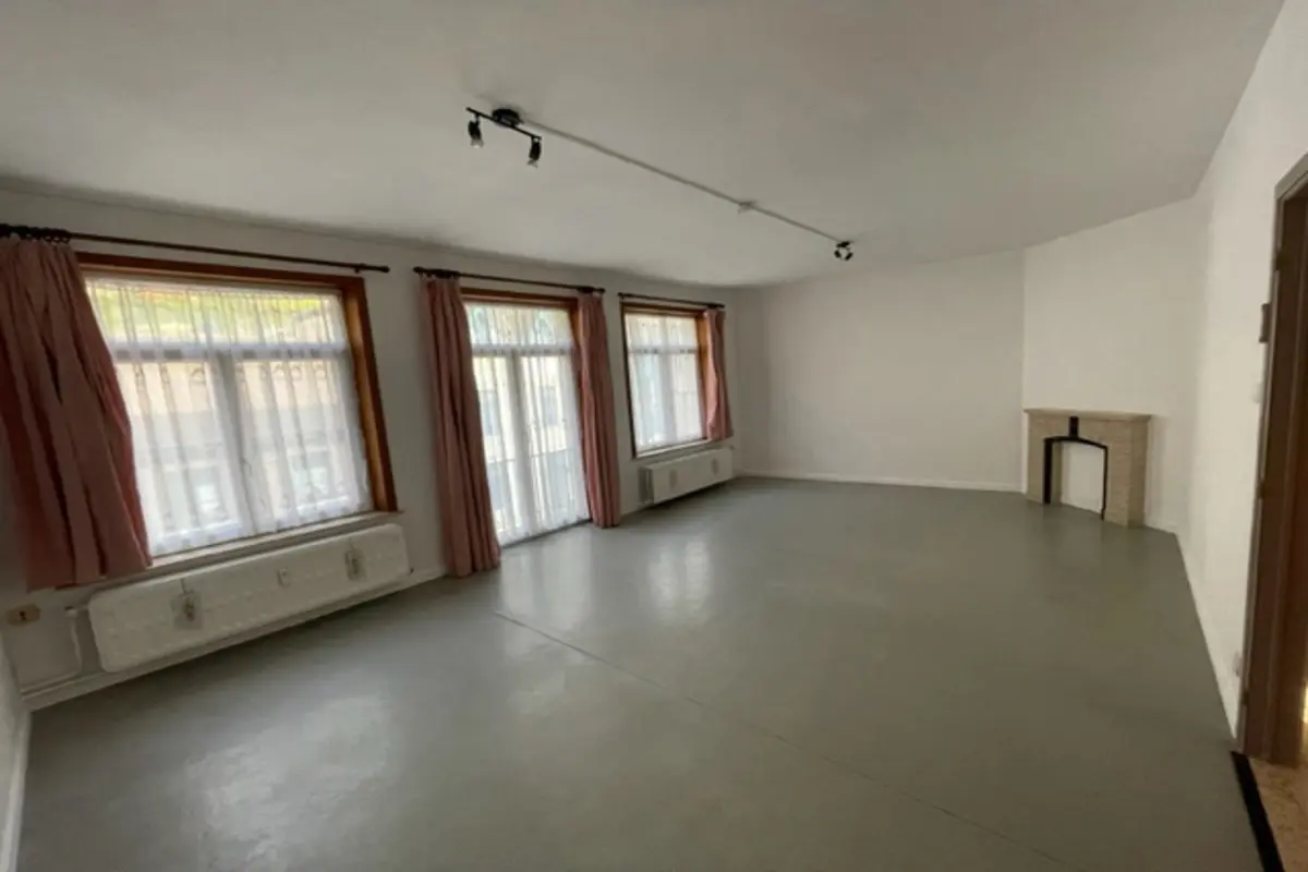 Appartement à vendre à Thy-le-Château 5651 125000.00€ 2 chambres 90.00m² - annonce 572501