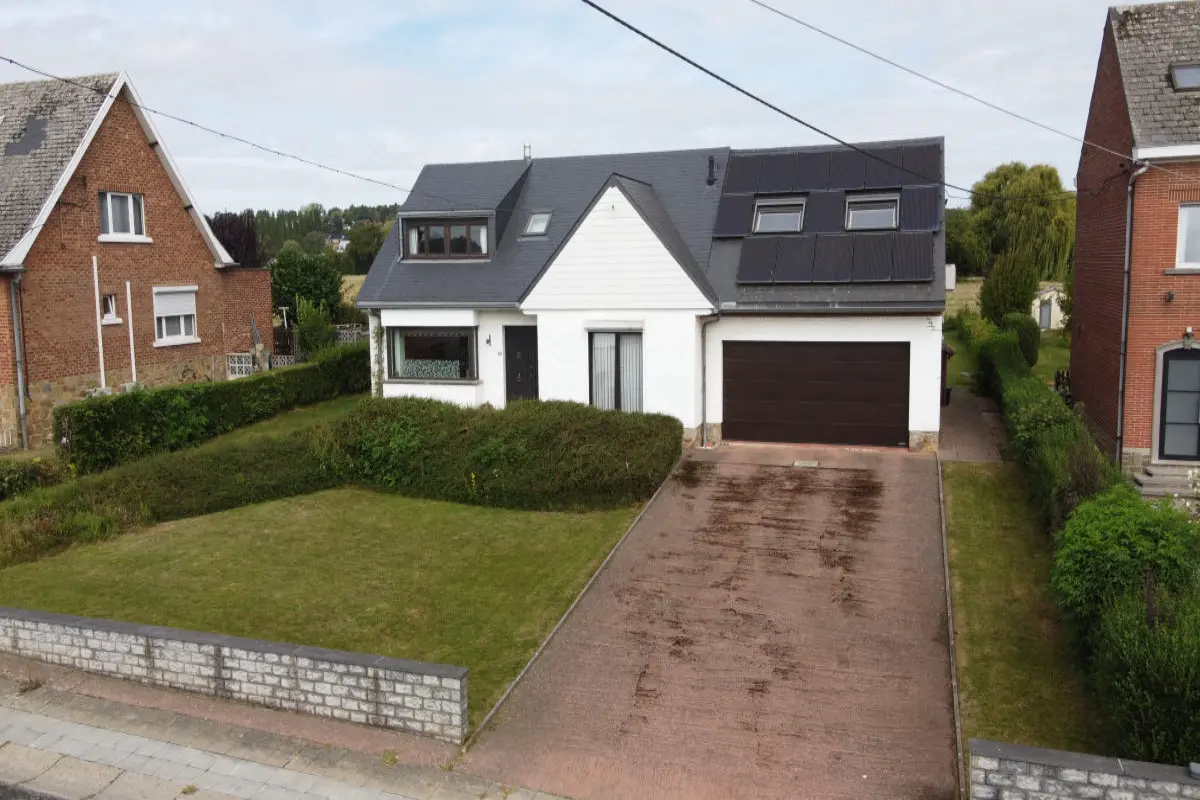 Villa à vendre à Jemeppe-sur-Sambre 5190 398000.00€ 4 chambres 195.00m² - annonce 572844