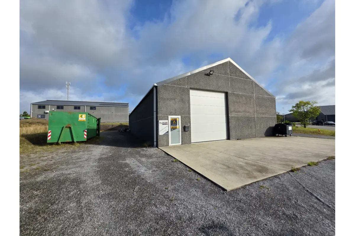 Commerce à louer à Somme-Leuze 5377 2300.00€  chambres 400.00m² - annonce 576066