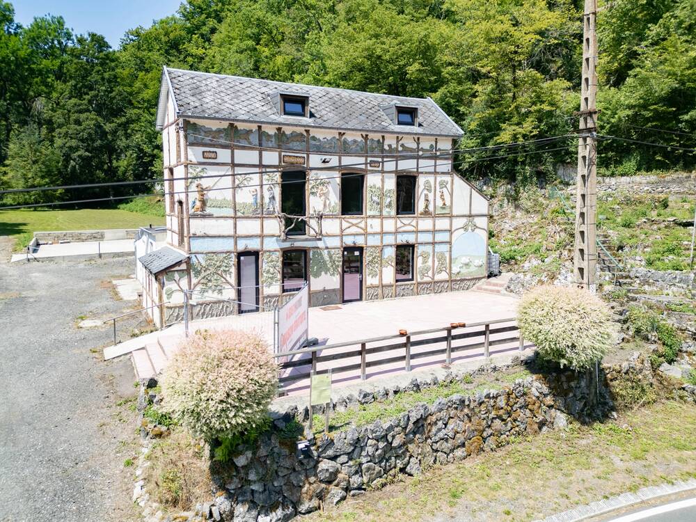 Commerce à vendre à Anhée 5537 299000.00€  chambres 327.00m² - annonce 587184