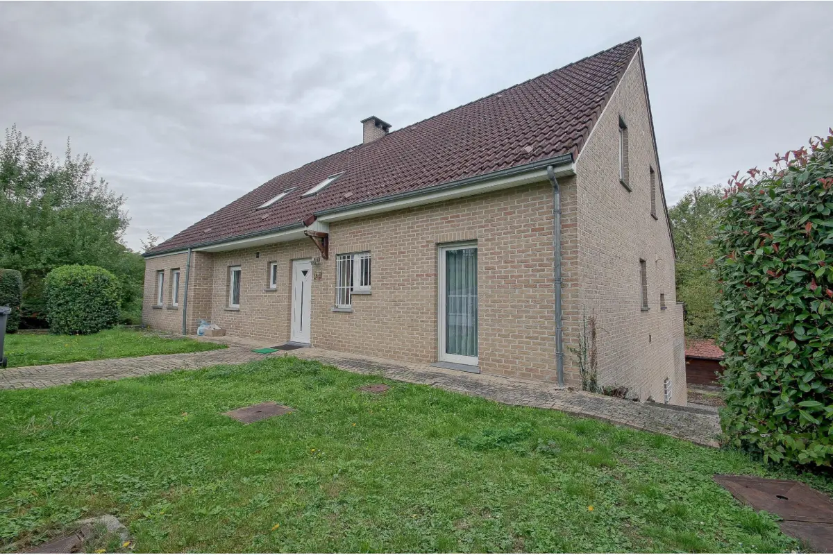 Maison à vendre à Houx 5530 425000.00€ 4 chambres 334.00m² - annonce 727840