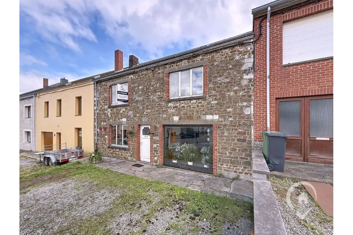 Maison à vendre à Winenne 5570 149000.00€ 5 chambres 150.00m² - annonce 592041