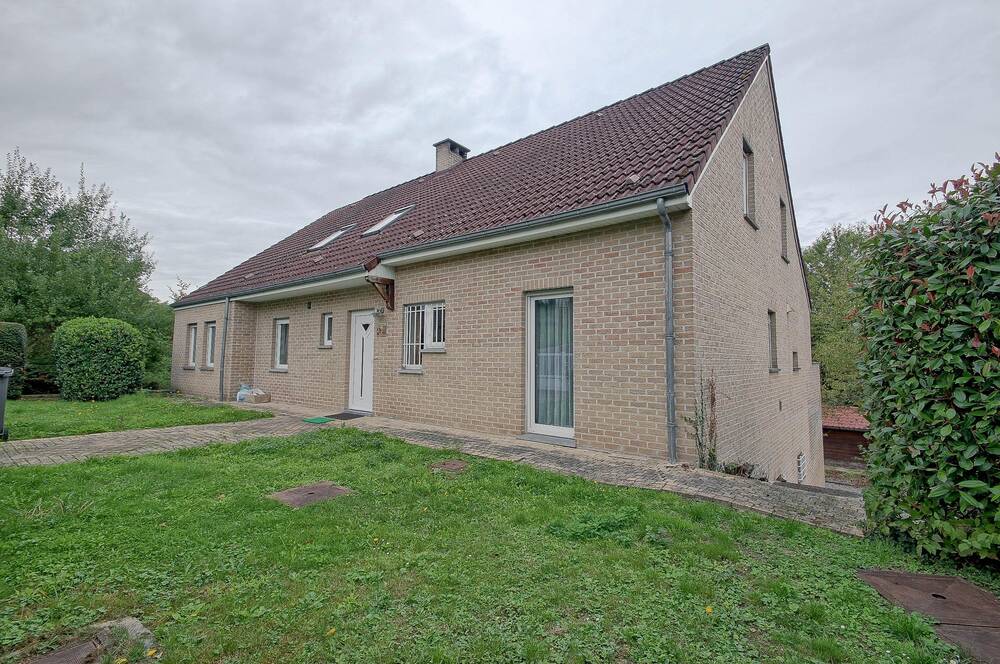 Villa à vendre à Houx 5530 369000.00€ 4 chambres 334.00m² - annonce 592018