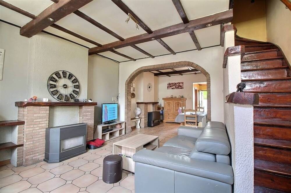 Maison à à Roux 6044 135000.00€ 2 chambres 136.00m² - annonce 593797