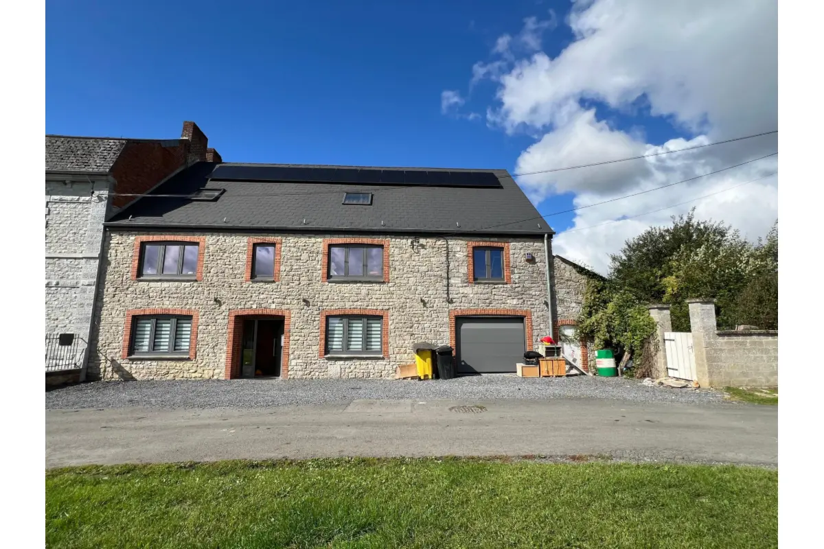 Maison à vendre à Surice 5600 325000.00€ 7 chambres m² - annonce 599114