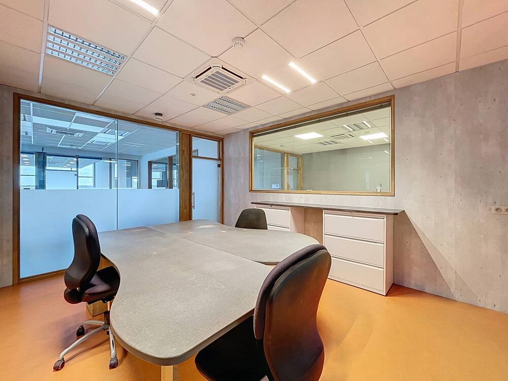 Commerce à louer à Ciney 5590 324.00€ chambres 18.00m² - annonce 598529