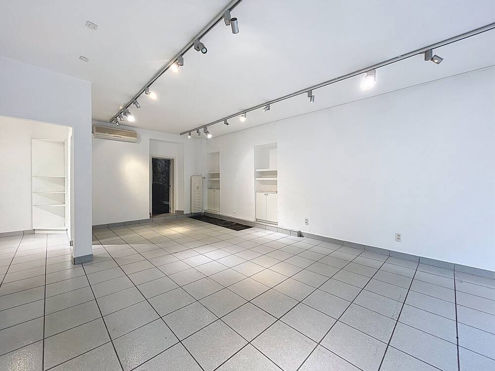 Commerce à louer à Ciney 5590 750.00€ chambres 70.00m² - annonce 598526