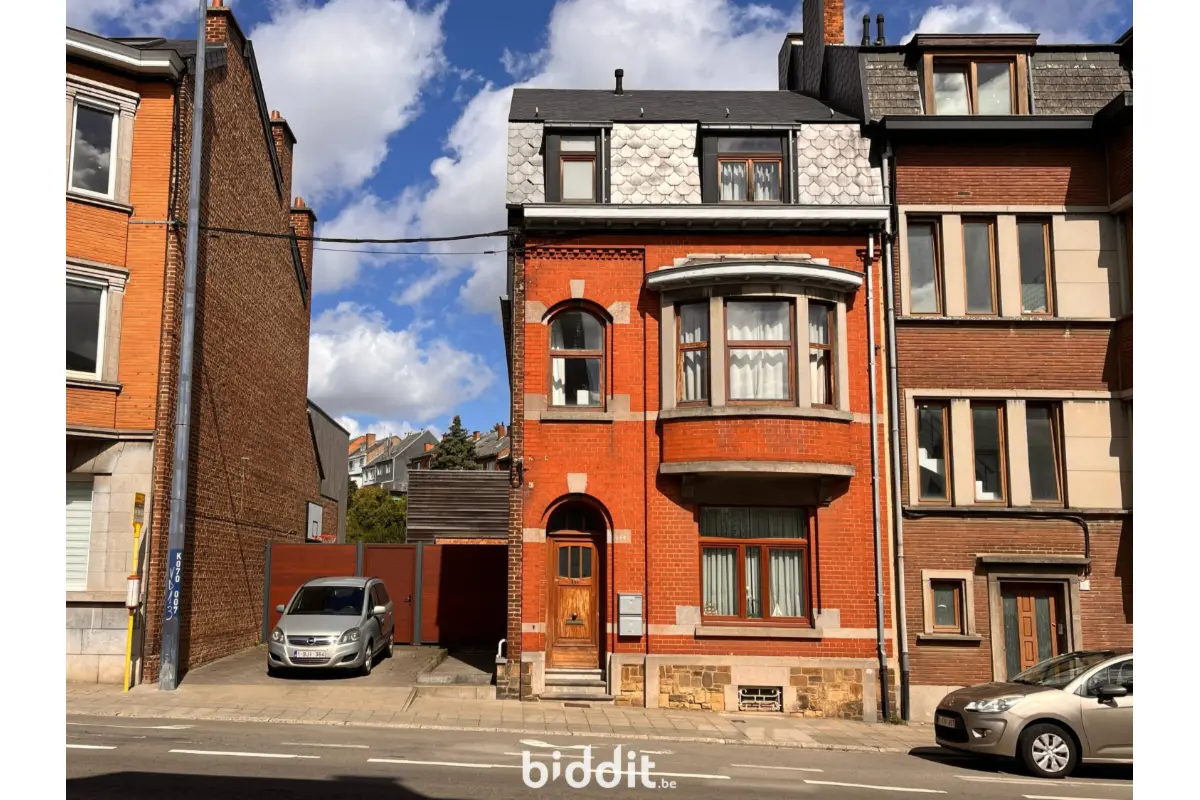 Maison à vendre à Saint-Servais 5002 180000.00€ 4 chambres m² - annonce 600628