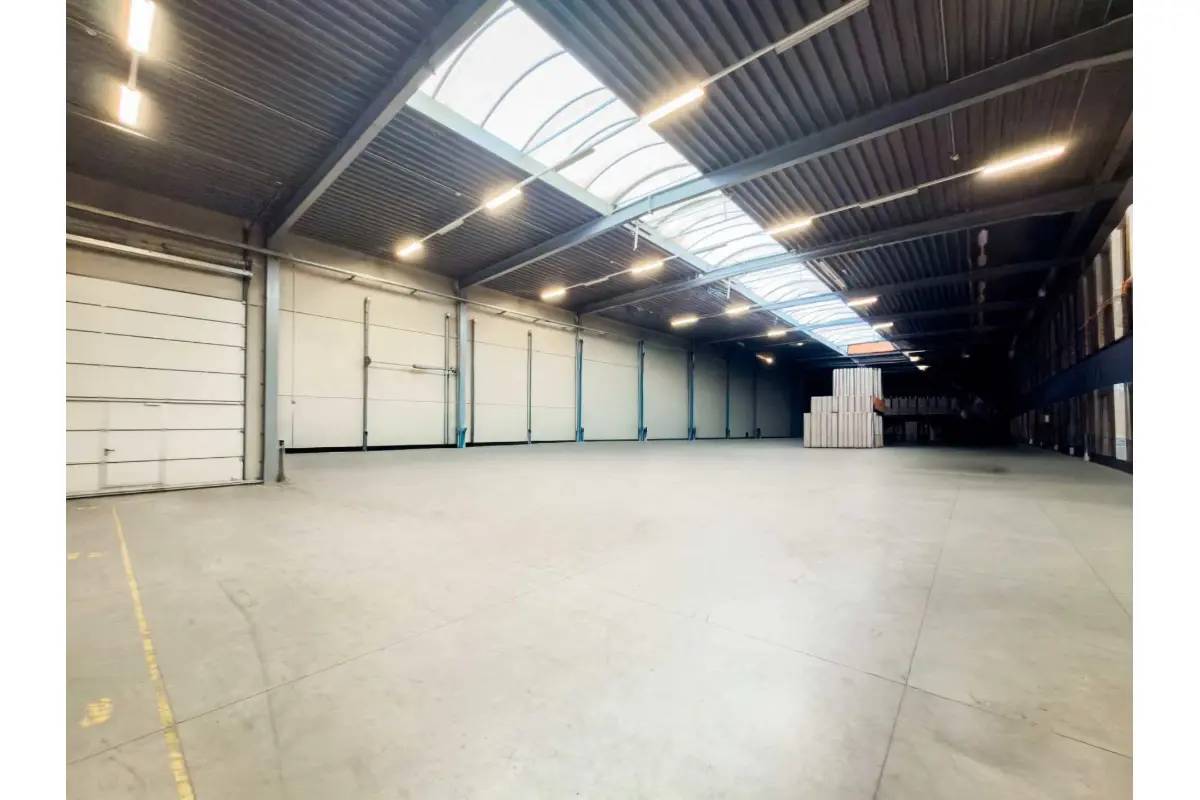 Commerce à vendre à Gembloux 5030 6000000.00€  chambres 4900.00m² - annonce 600978