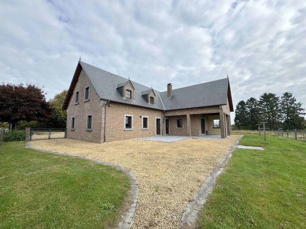 Maison à louer à Profondeville 5170 1650.00€ 5 chambres 270.50m² - annonce 600479