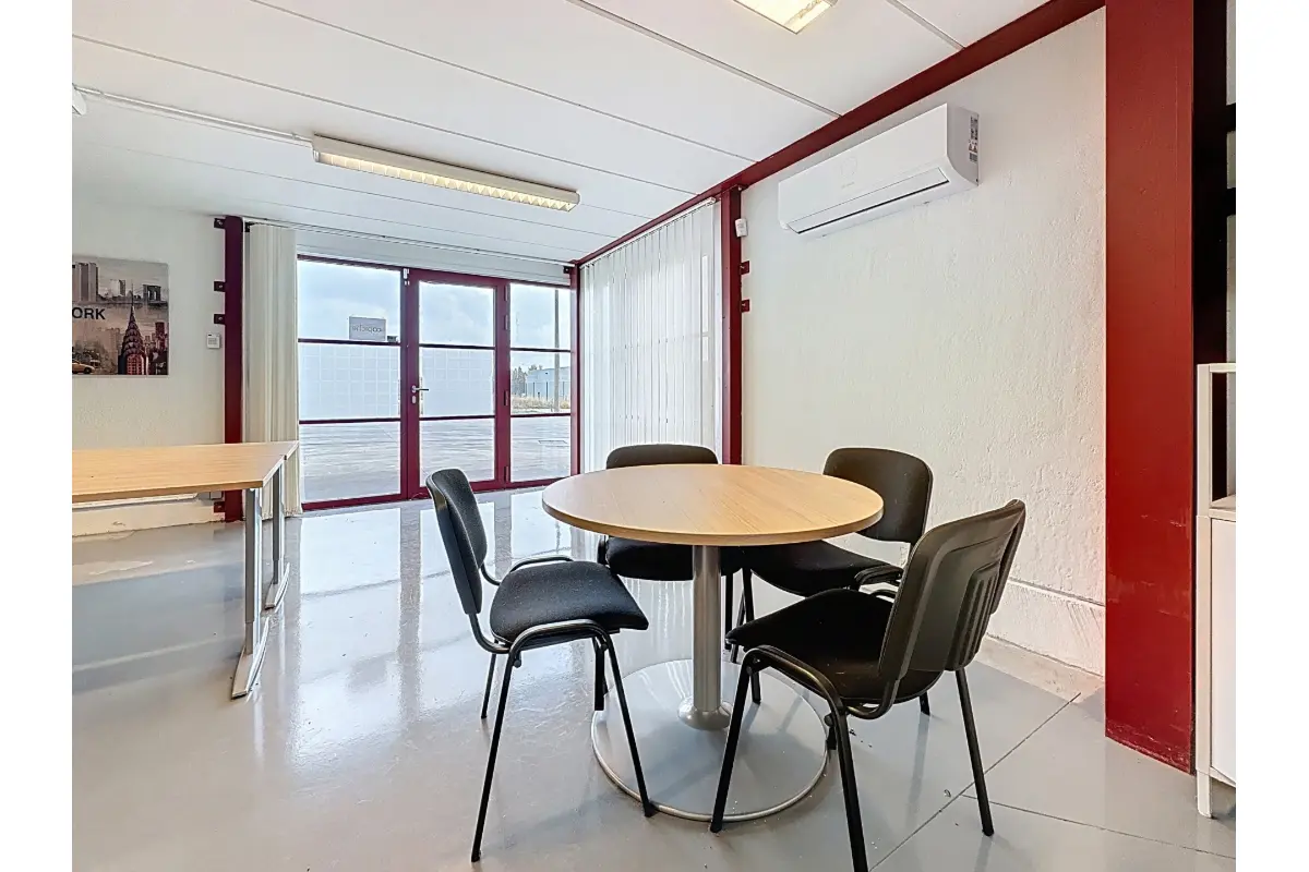 Commerce à louer à Fernelmont 5380 600.00€  chambres 40.00m² - annonce 601588