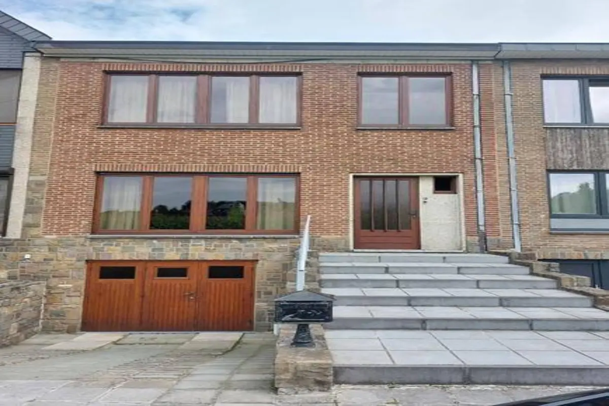 Maison à vendre à Saint-Servais 5002 250000.00€ 3 chambres m² - annonce 605084