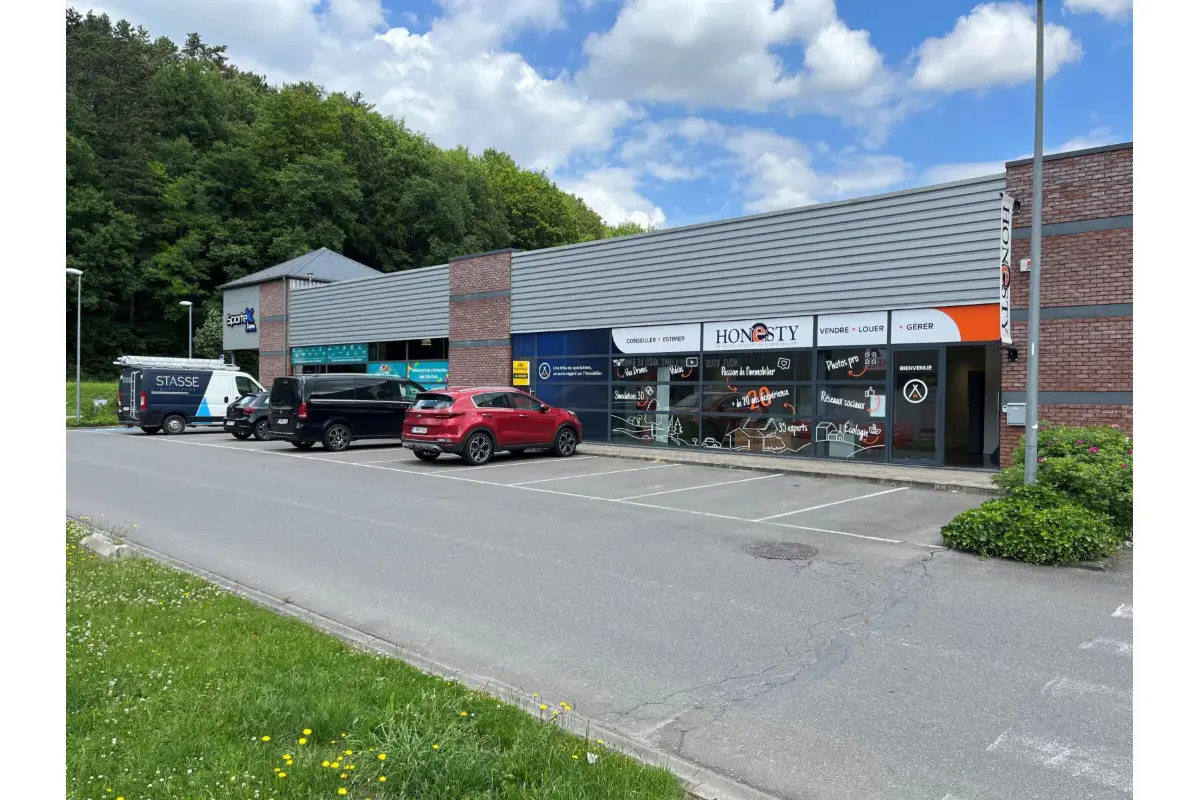 Commerce à louer à Rochefort 5580 1350.00€  chambres 390.00m² - annonce 615545