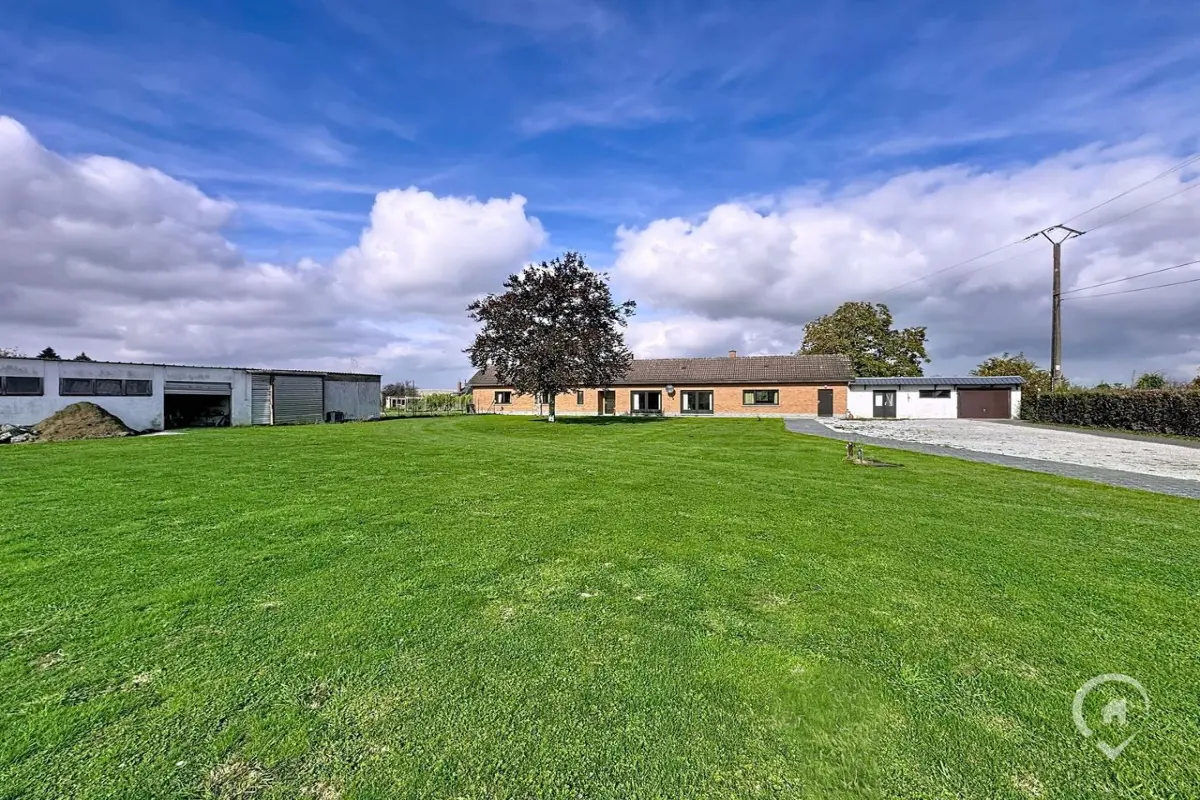 Villa à vendre à Morville 5620 270000.00€ 2 chambres 165.00m² - annonce 619781