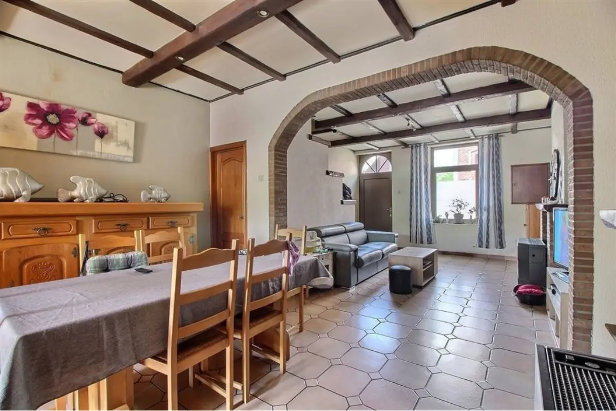 Maison à  à Roux 6044 125000.00€ 2 chambres 136.00m² - annonce 620049