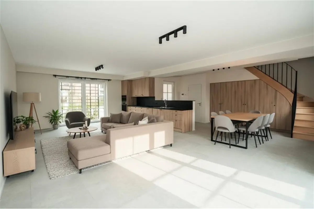 Maison à louer à Suarlée 5020 1500.00€ 2 chambres 153.00m² - annonce 620711