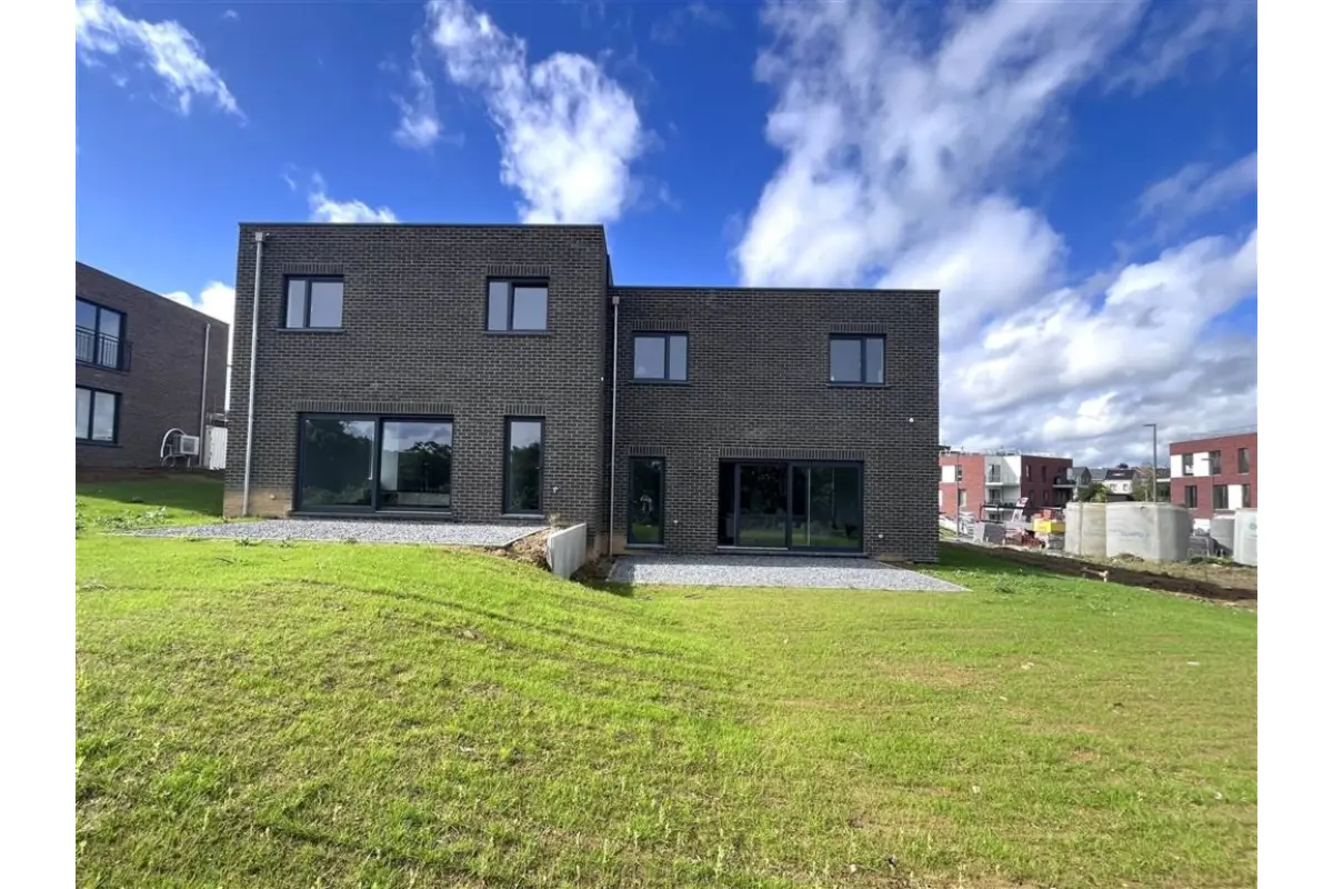 Maison à vendre à Belgrade 5001 405000.00€ 4 chambres 179.00m² - annonce 622400