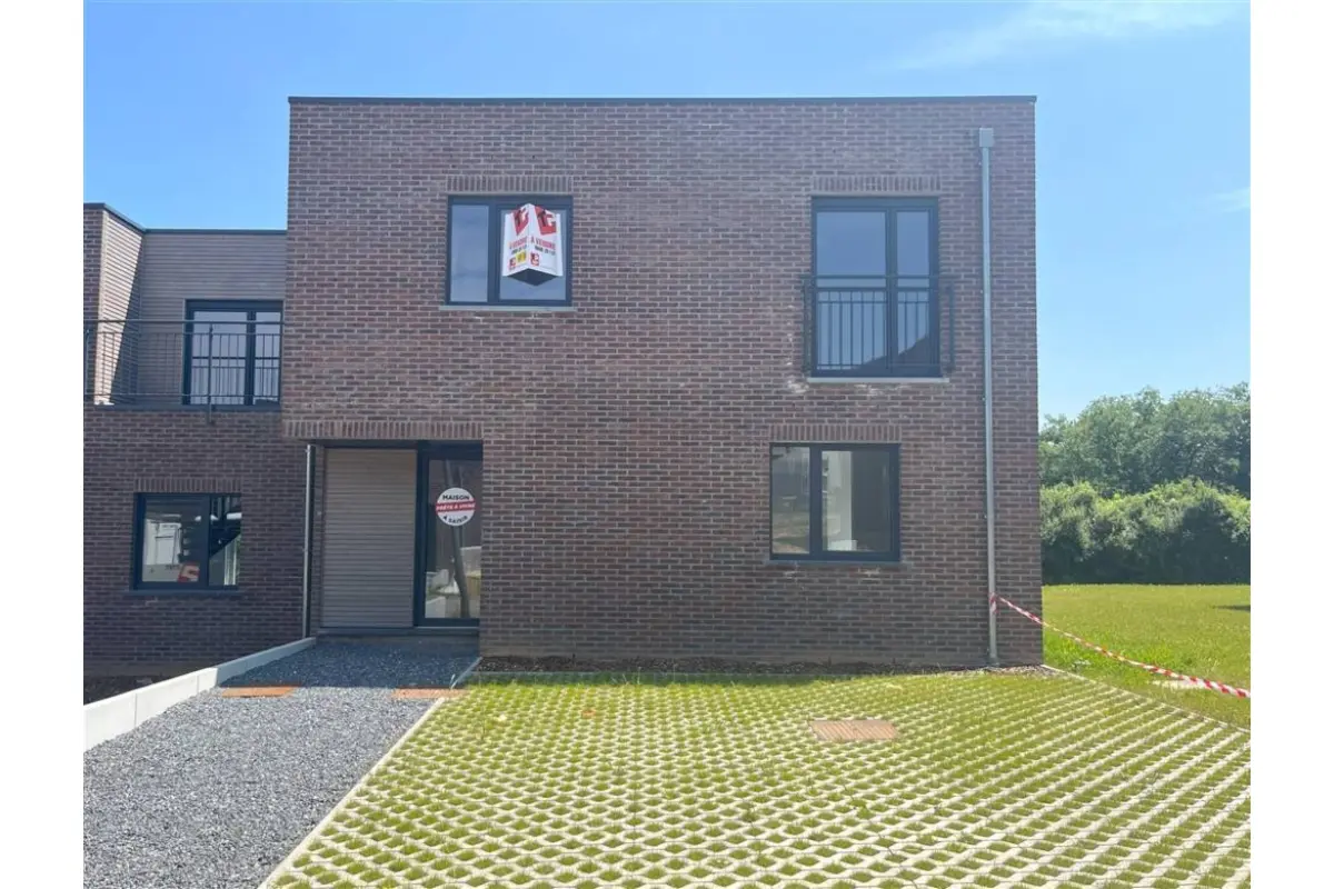 Maison à vendre à Belgrade 5001 405000.00€ 3 chambres 164.00m² - annonce 622398