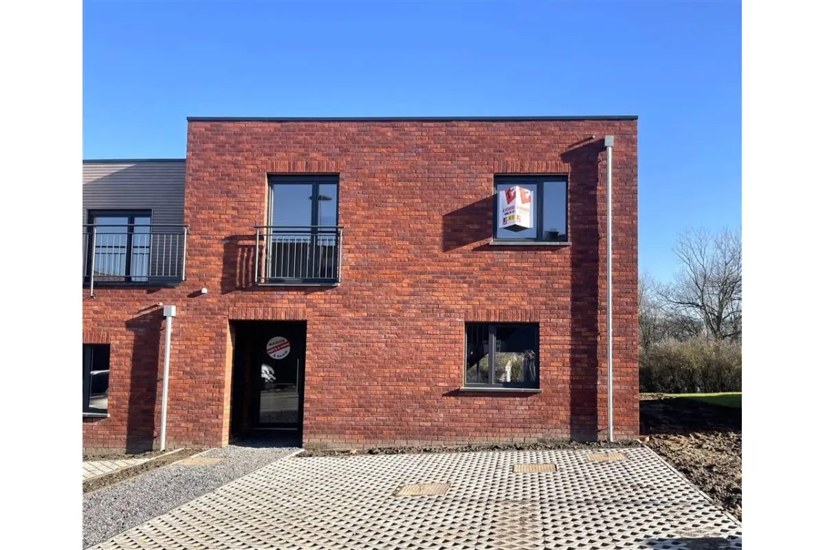 Maison à vendre à Belgrade 5001 385000.00€ 4 chambres 177.00m² - annonce 622396