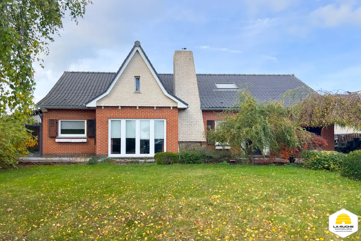 Villa à vendre à Somzée 5651 320000.00€ 6 chambres 180.00m² - annonce 626008