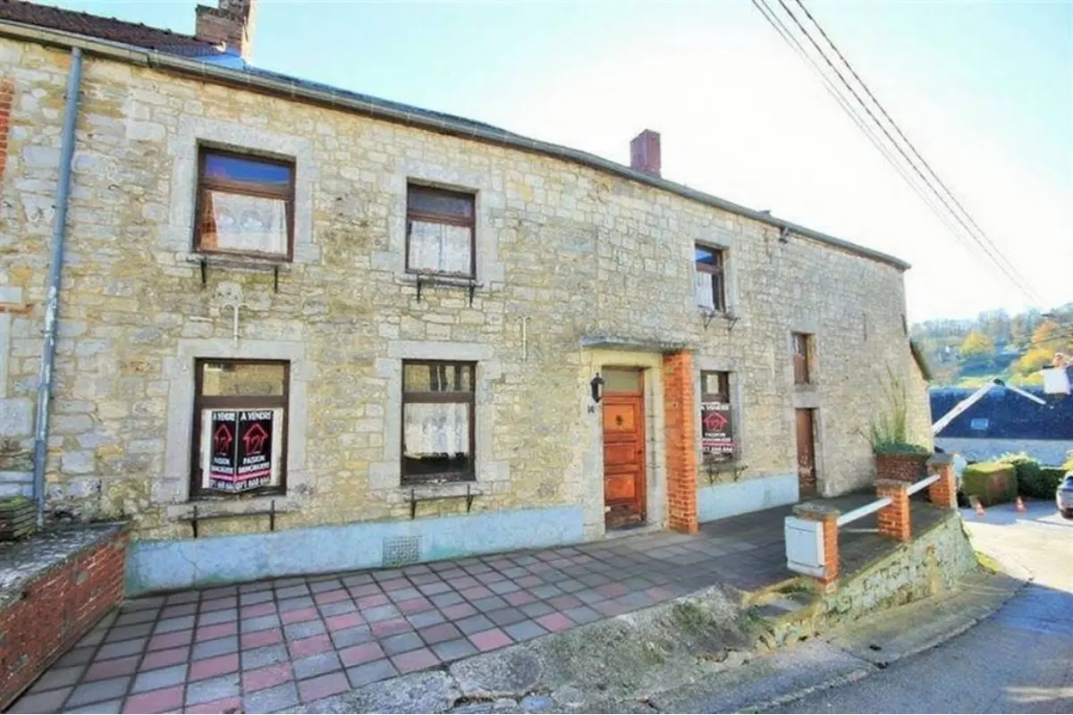 Maison à vendre à Yves-Gomezée 5650 74000.00€ 4 chambres 198.00m² - annonce 627273