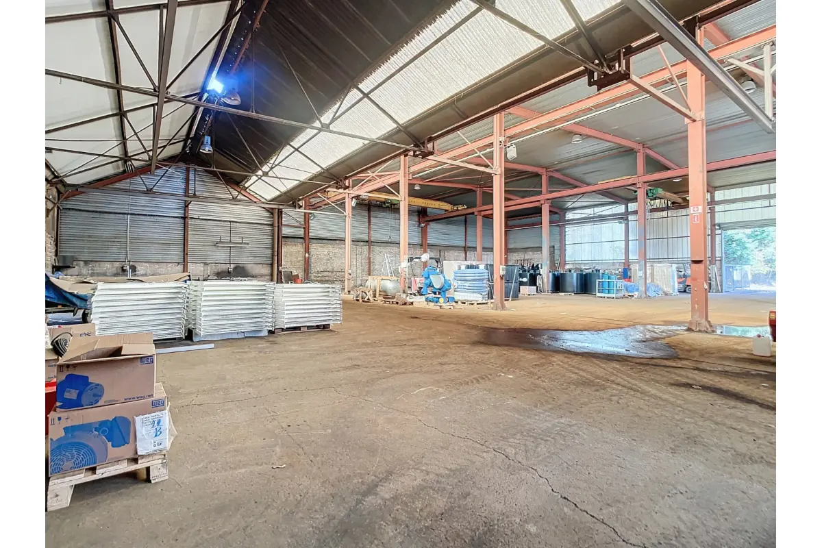 Commerce à  à Sambreville 5060 850.00€  chambres 300.00m² - annonce 628557