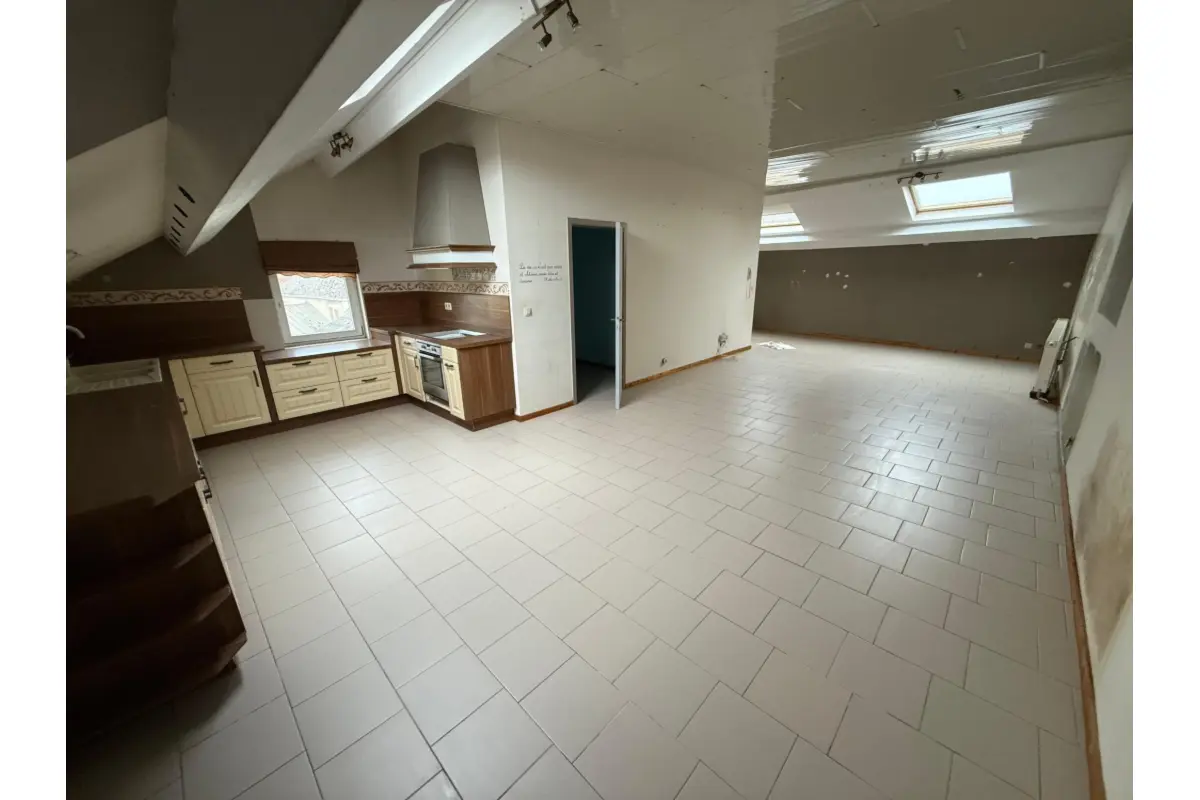 Appartement à vendre à Ham-sur-Sambre 5190 120000.00€ 3 chambres m² - annonce 731462