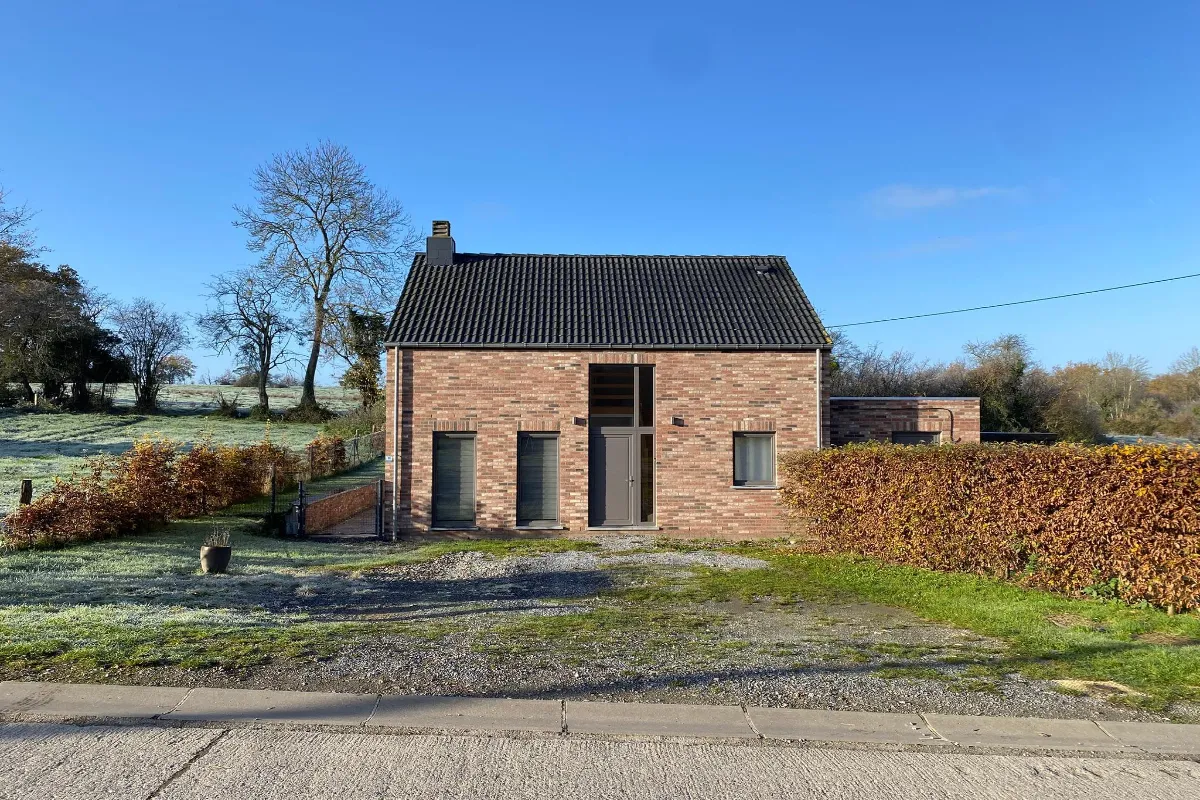 Villa à vendre à Hour 5563 339000.00€ 4 chambres m² - annonce 630040