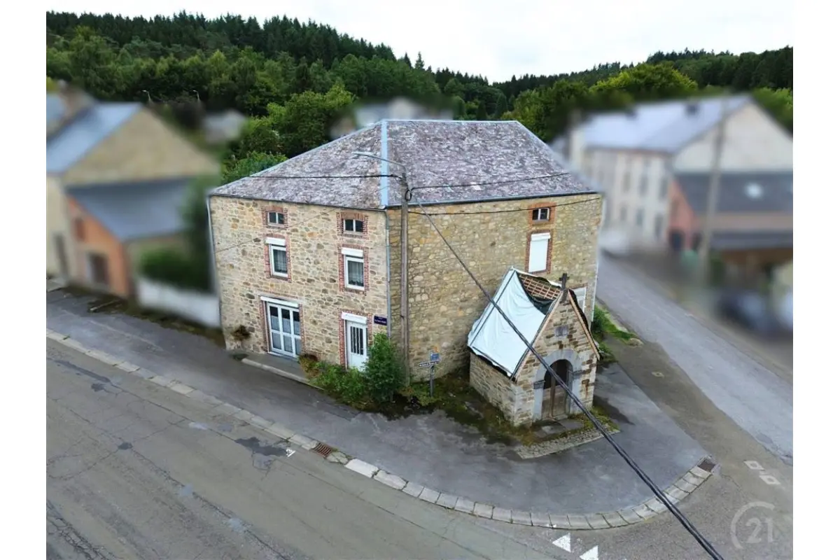 Maison à vendre à Oignies-en-Thiérache 5670 70000.00€ 3 chambres 380.00m² - annonce 631185