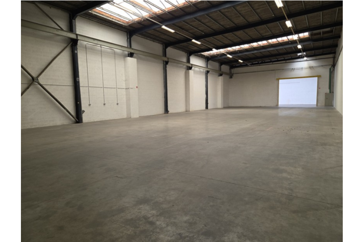 Commerce à louer à Saint-Servais 5002 2200.00€  chambres 500.00m² - annonce 630908