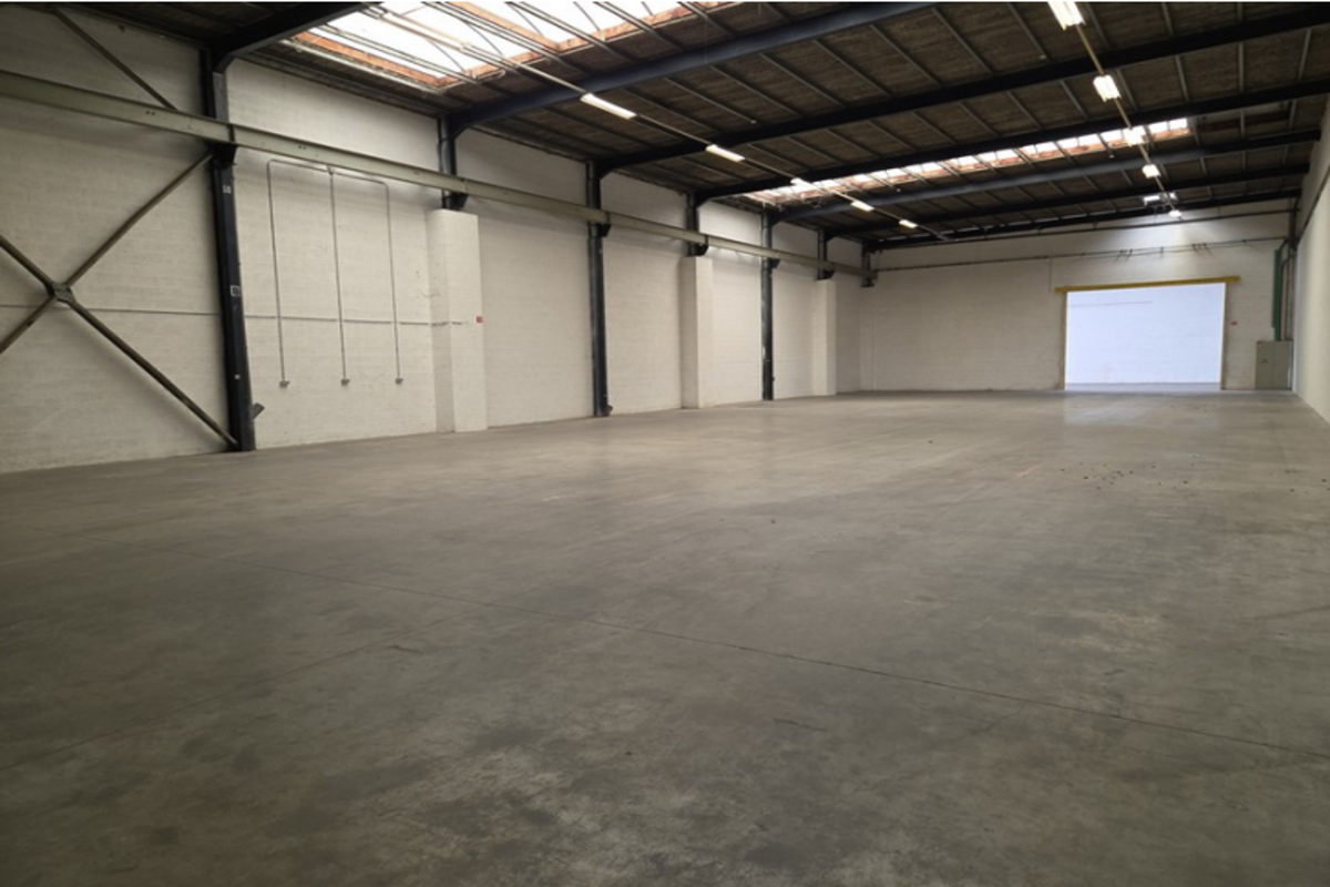 Commerce à louer à Saint-Servais 5002 2200.00€  chambres 500.00m² - annonce 630908