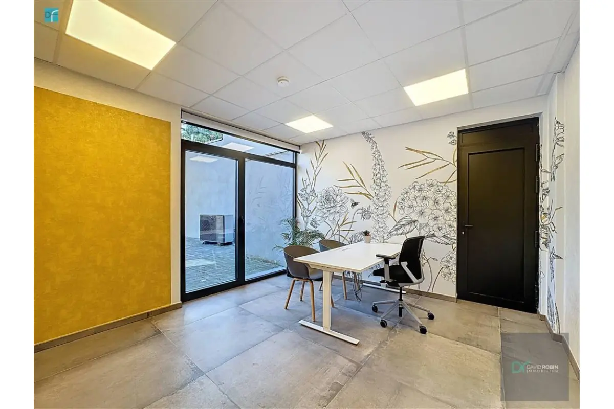 Commerce à  à Fleurus 6220 750.00€  chambres m² - annonce 634773