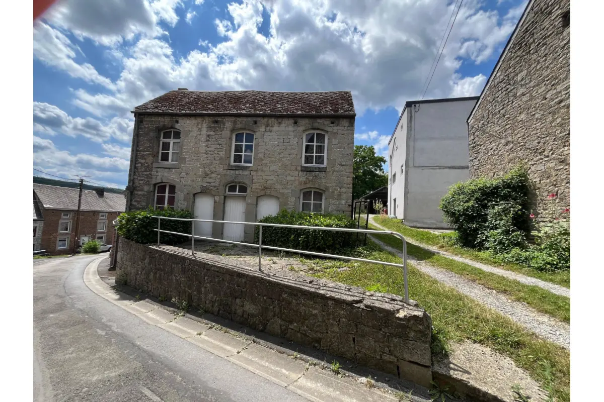 Maison à vendre à Treignes 5670 279000.00€ 6 chambres m² - annonce 635310