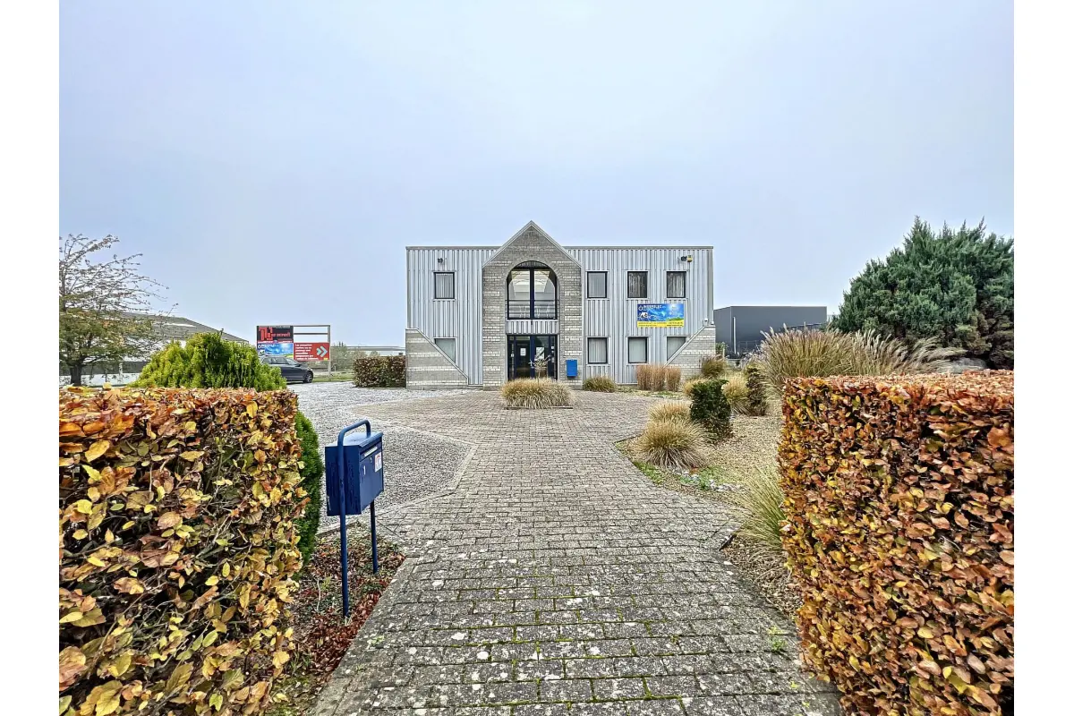 Commerce à louer à Castillon 5650 170.00€  chambres 10.00m² - annonce 638964