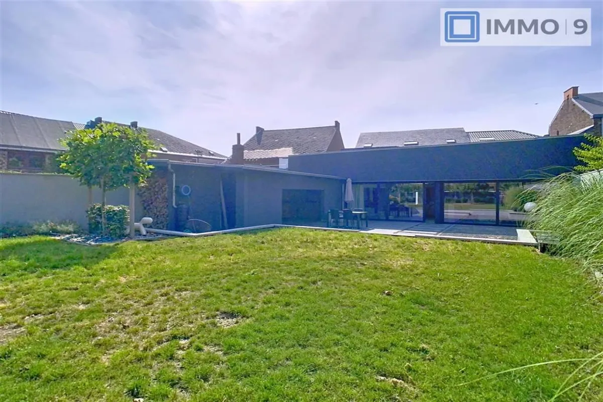 Maison à vendre à Moustier-sur-Sambre 5190 520000.00€ 3 chambres 214.00m² - annonce 638413