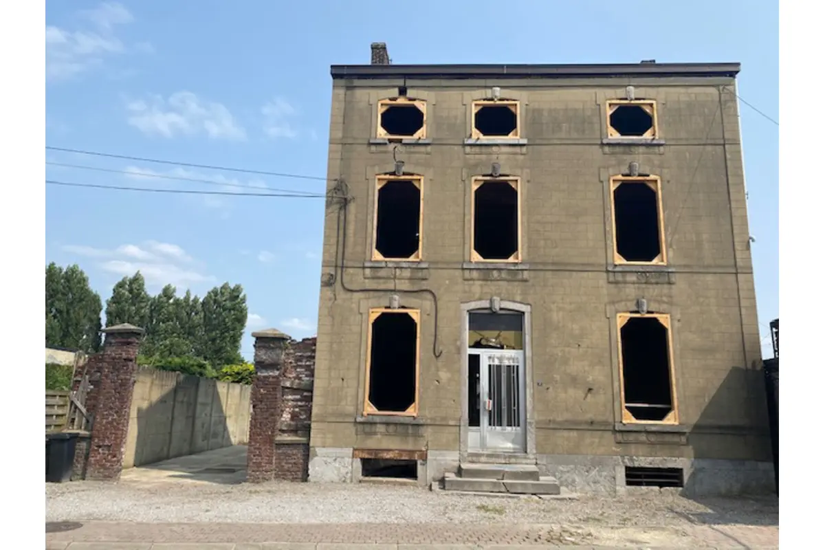 Maison à vendre à Jemeppe-sur-Sambre 5190 99000.00€ 6 chambres 350.00m² - annonce 640239