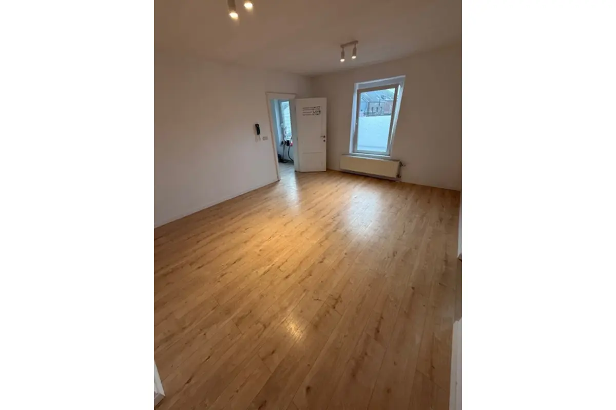 Appartement à  à Moustier-sur-Sambre 5190 630.00€ 1 chambres 60.00m² - annonce 640611