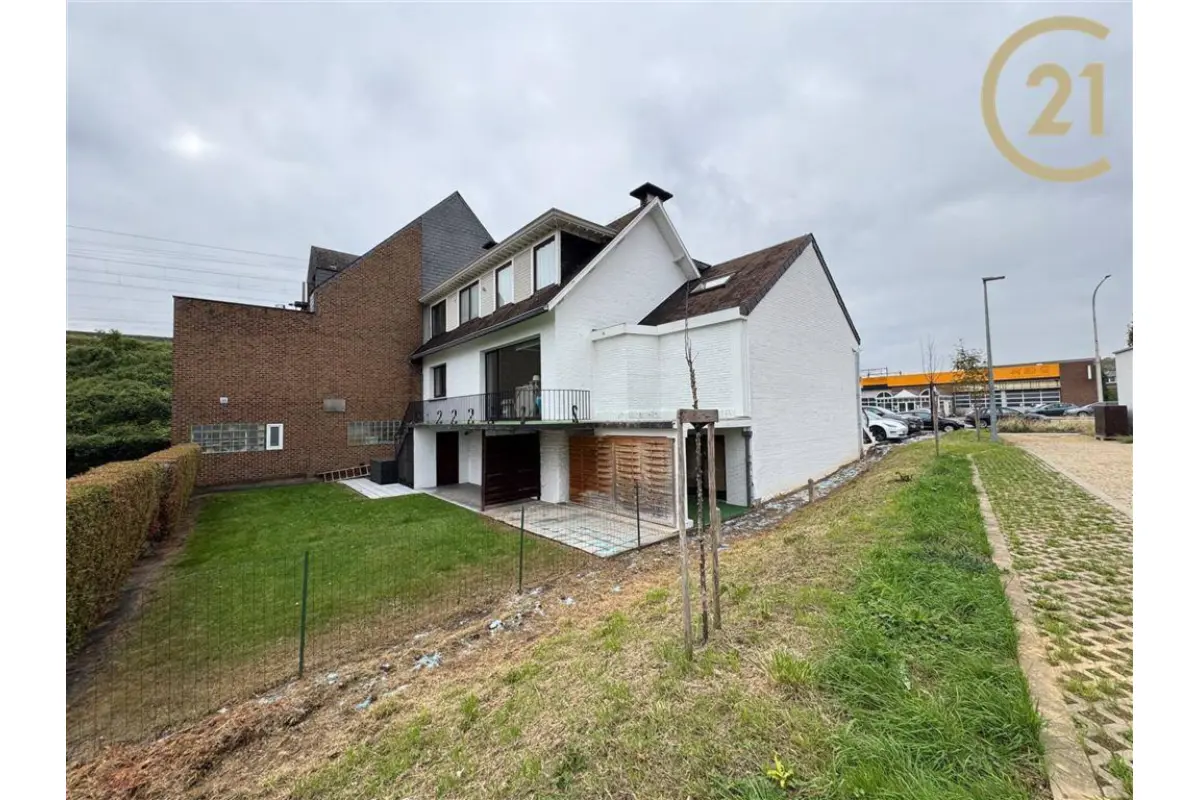 Commerce à vendre à Jambes 5100 575000.00€ 2 chambres 200.00m² - annonce 642460